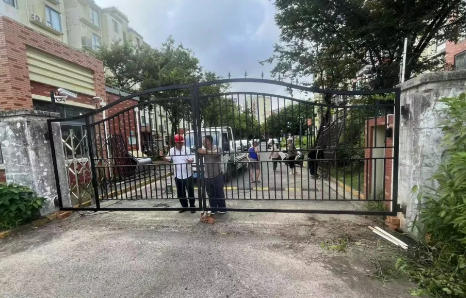 裕洲新村东门升级改造落地.jpg 裕洲新村东门升级改造落地.jpg