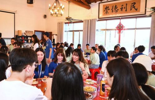 全球学子来崇“学农”6.jpg