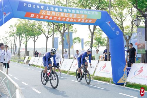 2024年上海市青少年公路自行车冠军赛激情开赛6.jpg