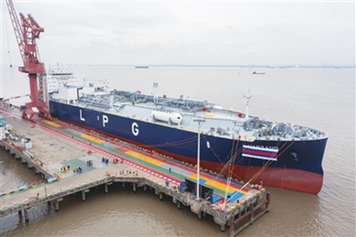 首艘超大型液化气船命名交付1.jpg