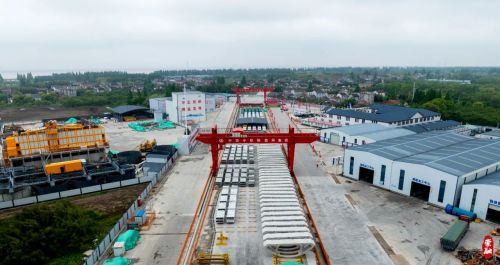 20240430142512097754.jpg 崇太长江隧道“领航号”盾构机在崇明始发,向江苏太仓方向开启越江之旅5.jpg