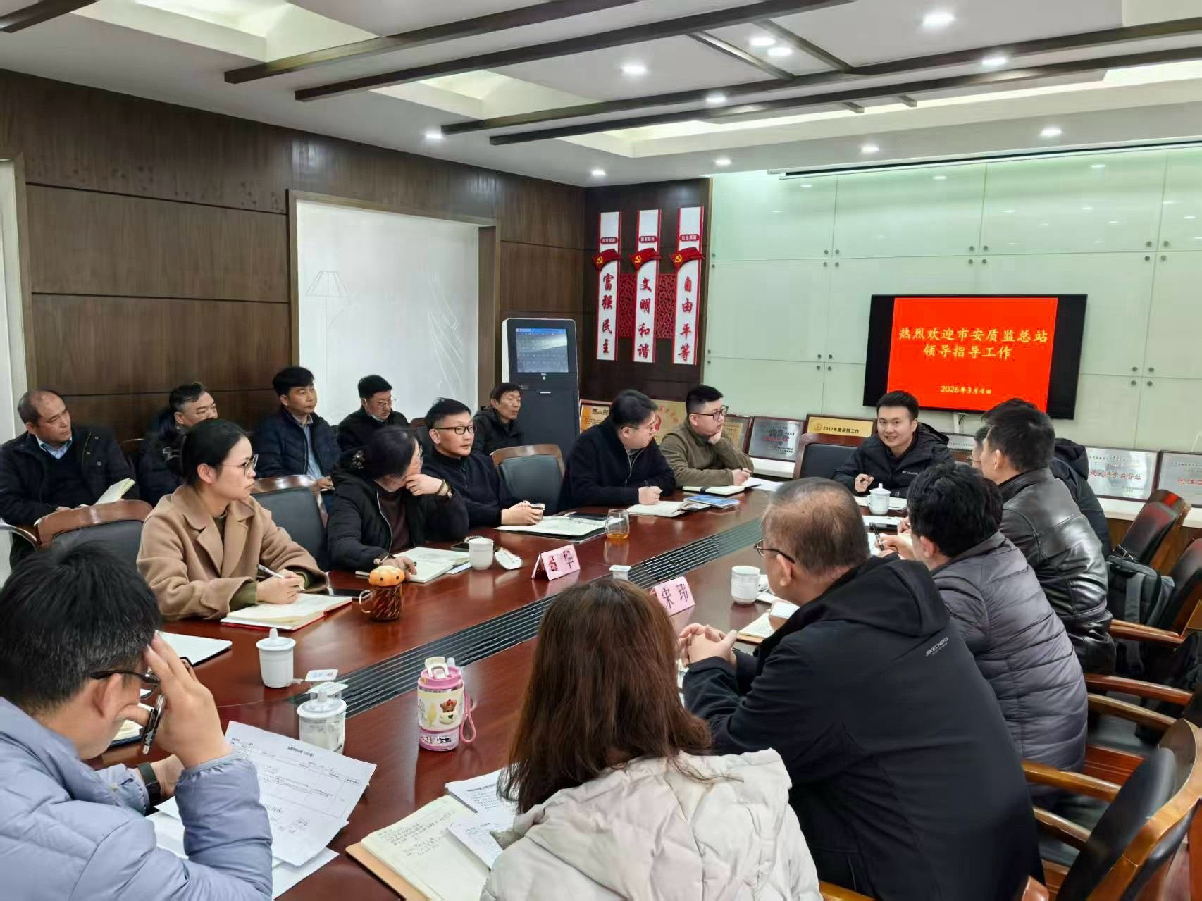 22c2fc0fc13ad57b9842bd6408e9fe8f.jpg 22c2fc0fc13ad57b9842bd6408e9fe8f.jpg