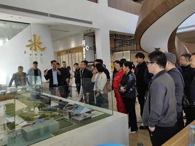 黑龙江省双鸭山民营企业家来竖新镇考察学习