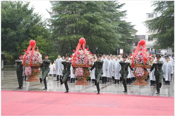 崇明区举行烈士公祭活动