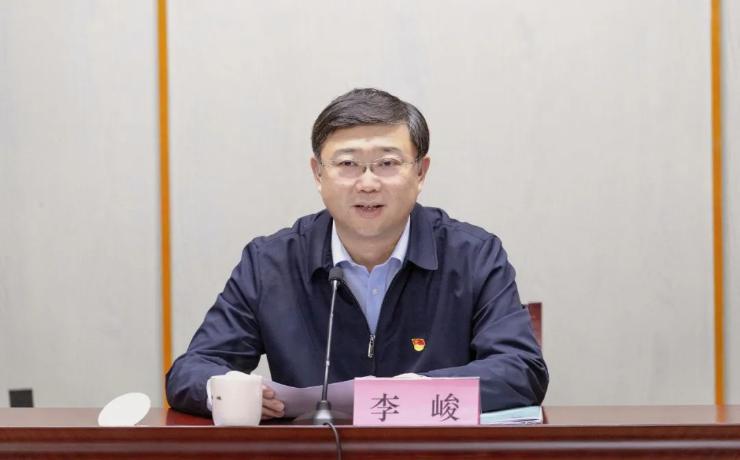 李峻到区政府办公室机关党支部宣讲党的二十大精神