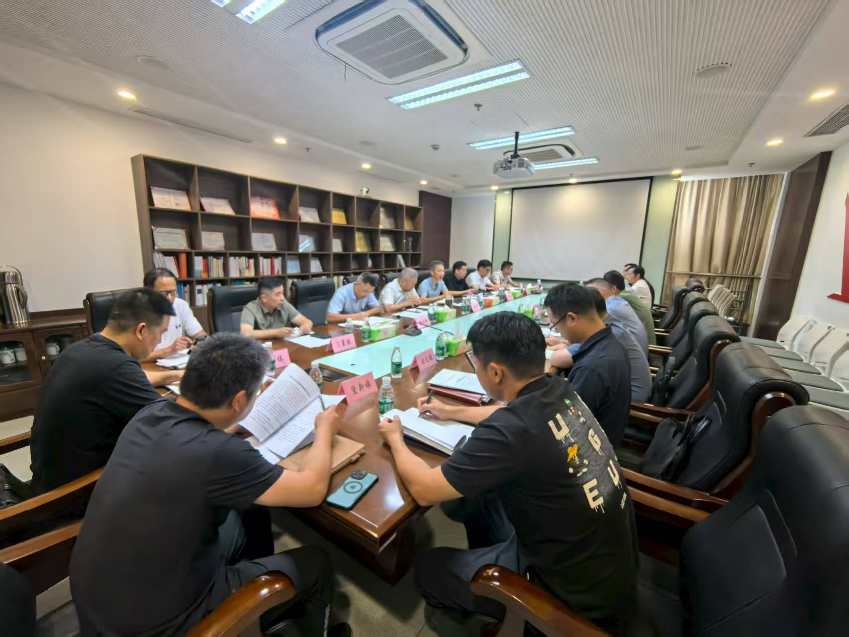 党建引领聚合力 物业管理提质效——区住房保障房屋管理局召开党建引领物业管理工作推进会