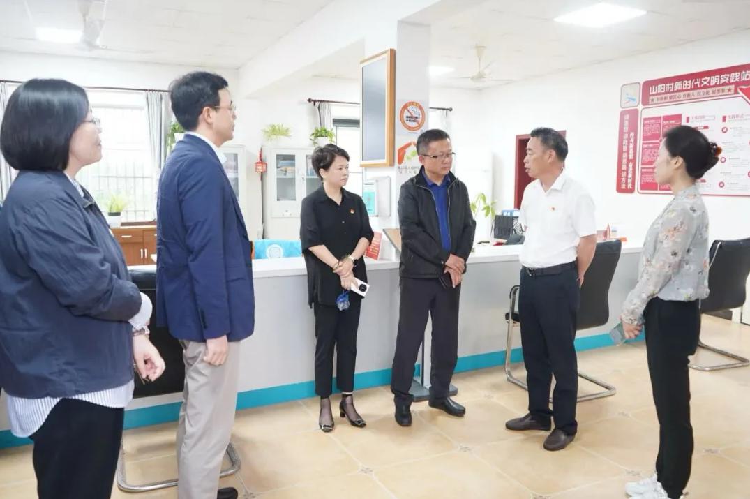 曹家渡街道党工委与城桥镇党委开展结对共建活动