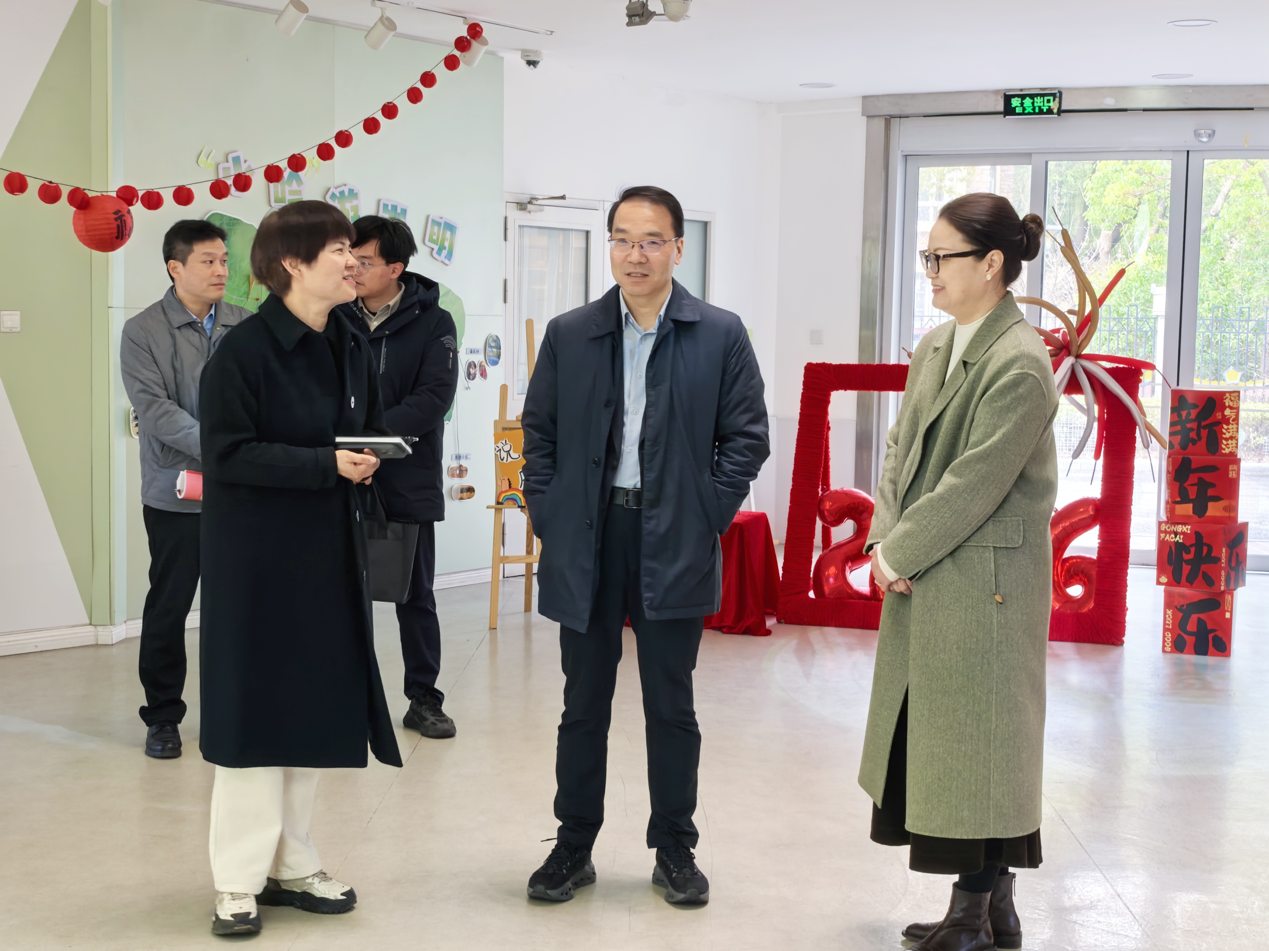 施蕾副区长检查学校开学准备工作