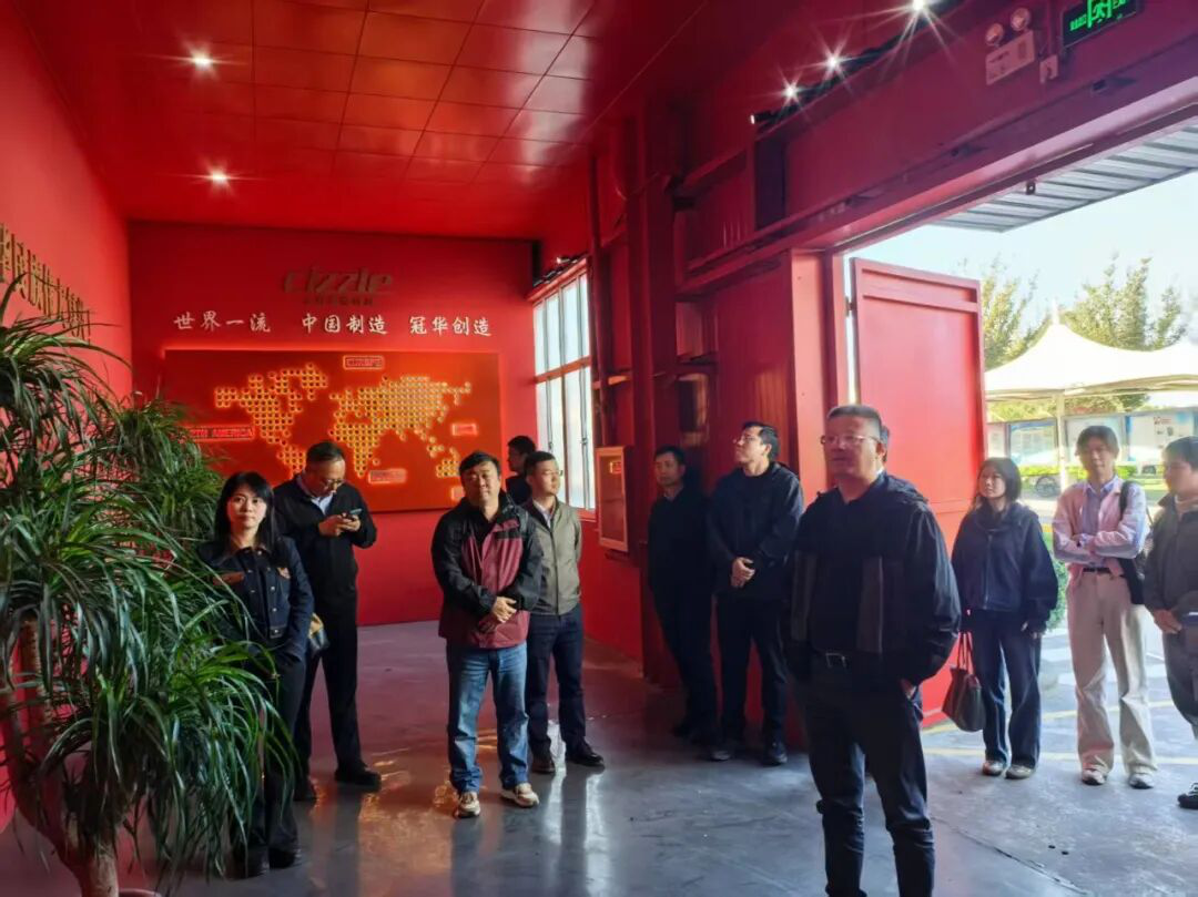 三星镇组织驻村指导员、选调生实地调研乡村振兴工作