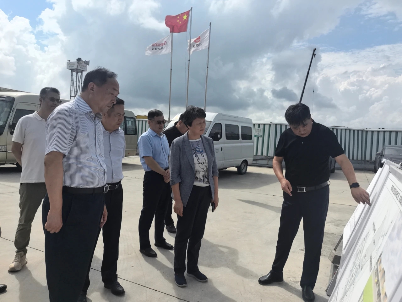 区人大常委会调研轨交22号线站房及配套设施建设情况