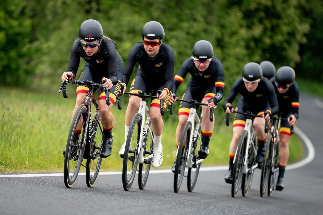 杜卡拉布拉格车队：从捷克出发，驶向世界的女子力量