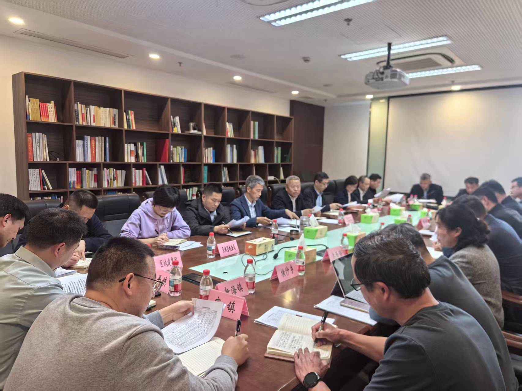 强化党建引领 规范物业治理——崇明区召开党建引领物业治理工作例会