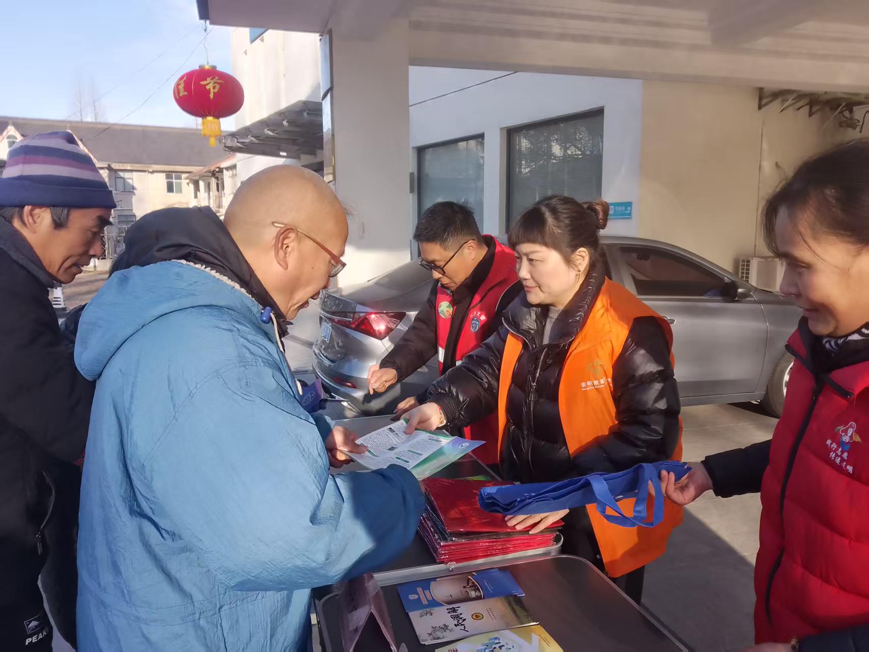 烟火集市话禁毒，平安春运伴我行