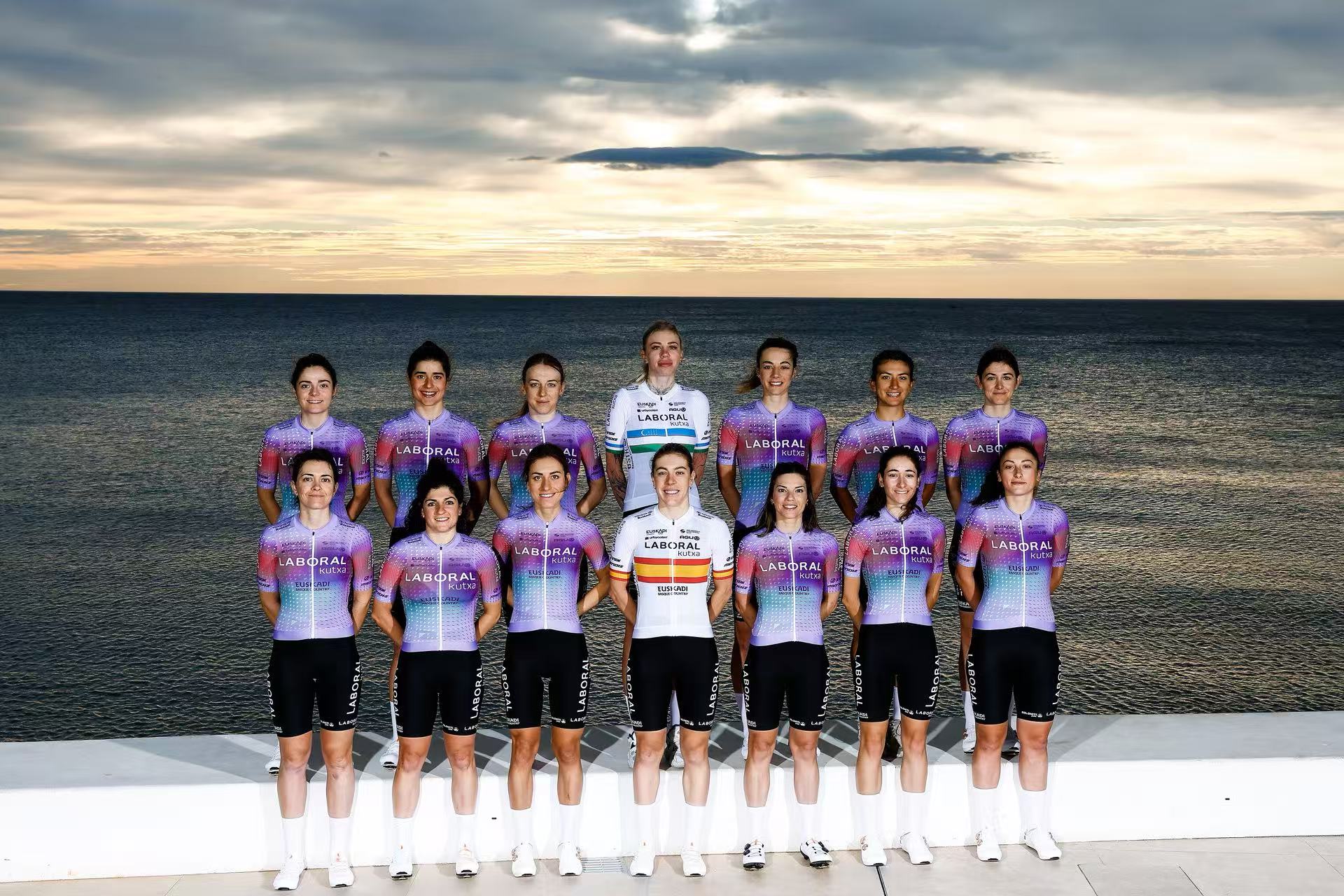 拉布拉尔·库特萨-巴斯克基金车队：在强风中高举女性力量的旗帜