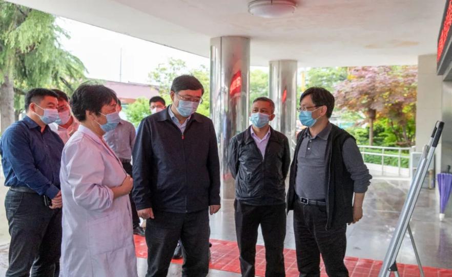 跑出崇明重大项目建设“加速度”！李峻调研本区重大项目推进情况