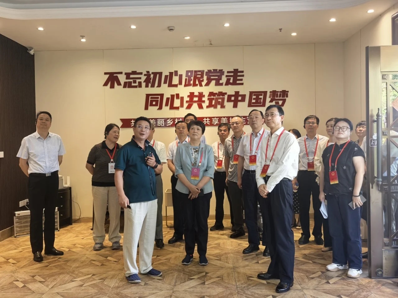 区人大代表开展农村集体经济高质量发展三年行动计划实施情况视察活动