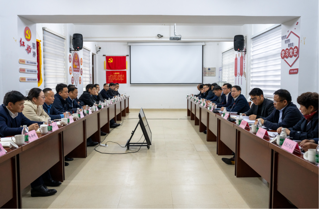 以治水管水新成效赋能世界级生态岛建设！崇明区水质提升暨小微水体综合治理工作现场推进会举行