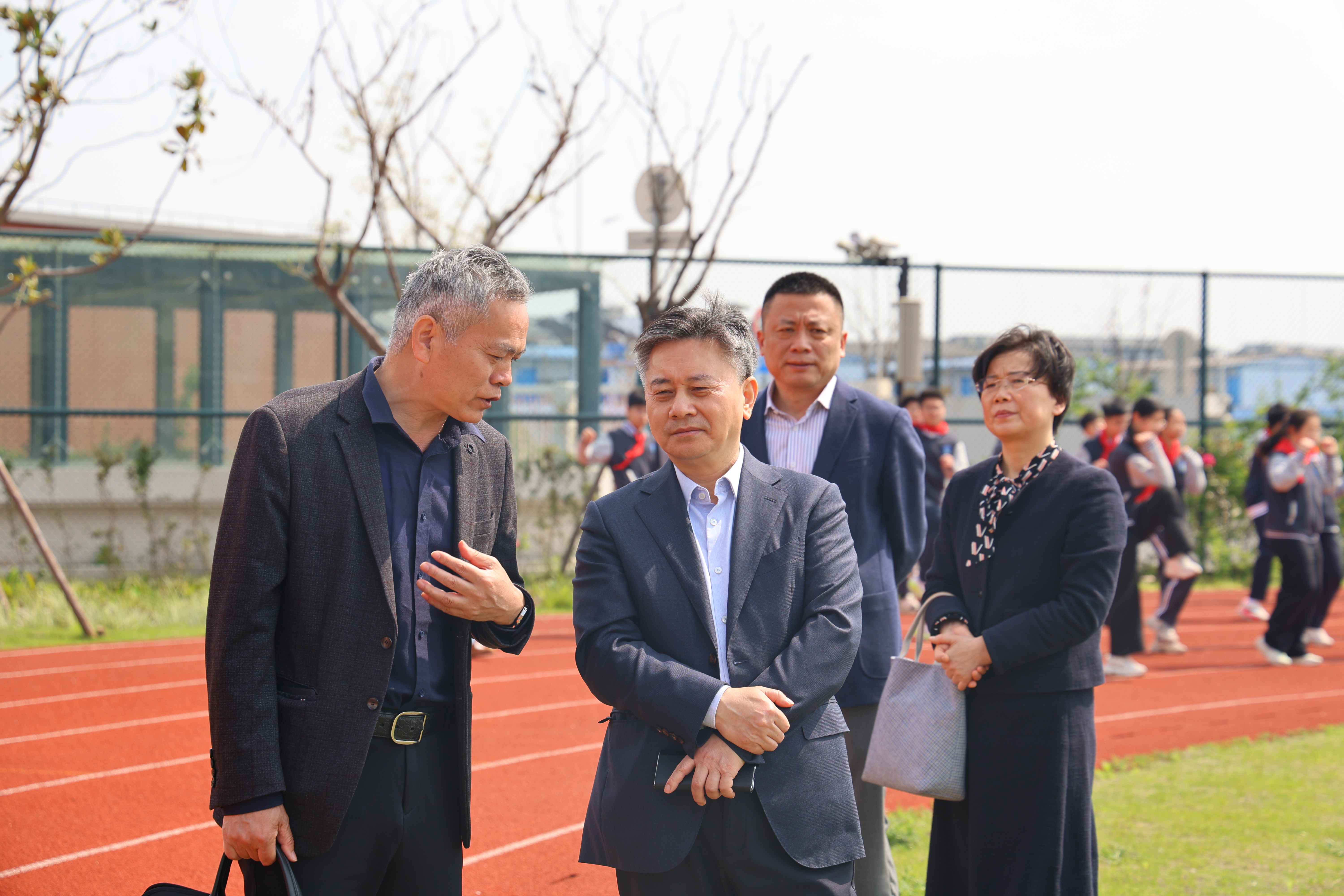 区教育局开展中小学体育2小时落实情况专项调研 推动学校体育工作提质增效