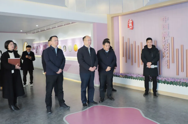 市国资委系统城乡党组织结对帮扶暨驻村工作座谈会在庙镇召开