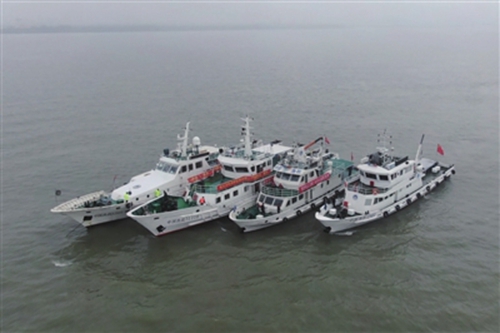 联合执法守护长江1.jpg