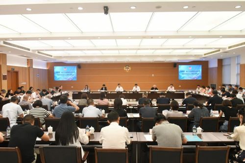 区政协二届十八次常委会会议举行1.jpg