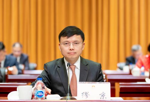 区二届人大五次会议举行第二次全体会议，听取区人大常委会和“两院”工作报告2.jpg