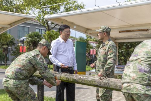“八一”前夕，区四套班子领导赴部队看望慰问子弟兵3.jpg
