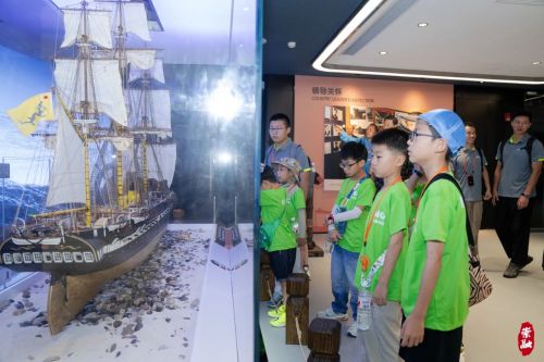 工业旅游迎热潮打造别样暑假生活1.jpg