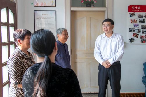 推动主题教育走深走实、见行见效，李峻开展“四百”大走访活动1.jpg