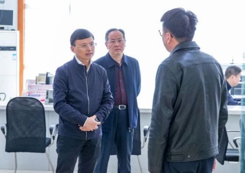 区委领导以“四不两直”方式督查调研基层减负工作1.jpg